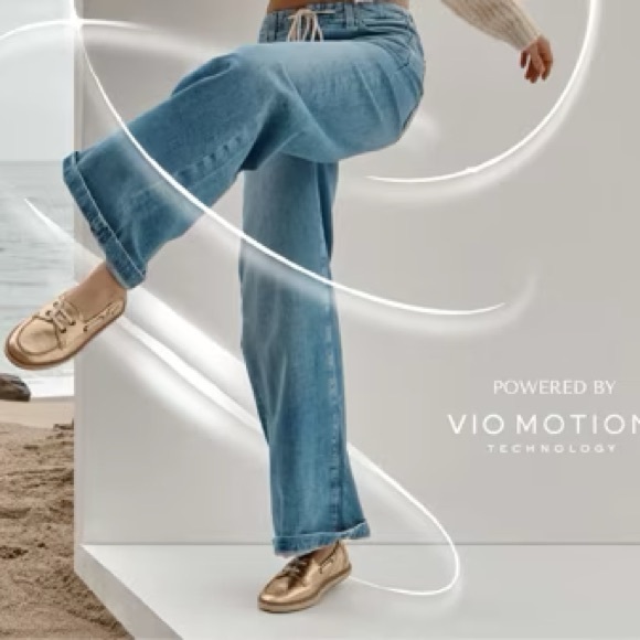 Vionic Bay Gold Leather Slip-On Size 8.5 BNIB - Picture 3 of 4